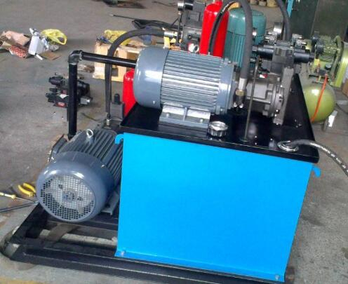 <a href=http://www.yayaman.com/news_article?news_id=108>液壓設(shè)備</a>